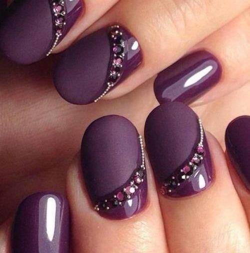 عکس ژلیش ناخن رنگ بنفش