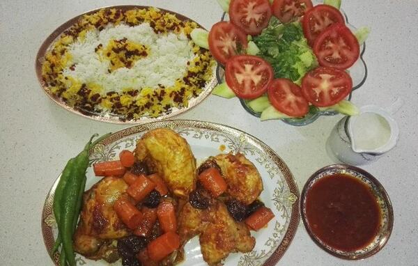 عکس زرشک پلو با مرغ و سالاد