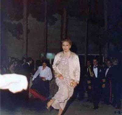 عکس چهارشنبه سوری شاه و فرح