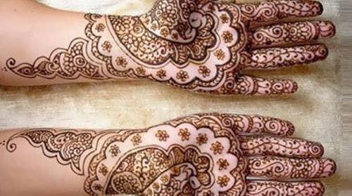 عکس حنا روی کف دست ساده