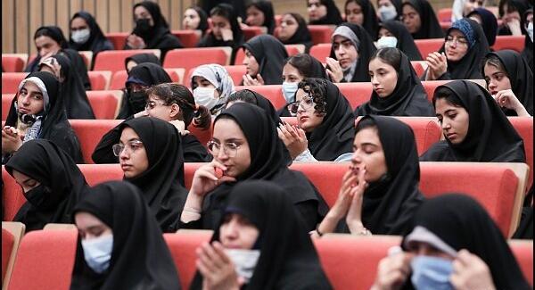 عکس رئیسی در دانشگاه الزهرا
