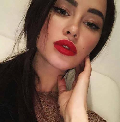 عکس زن آرایش کرده
