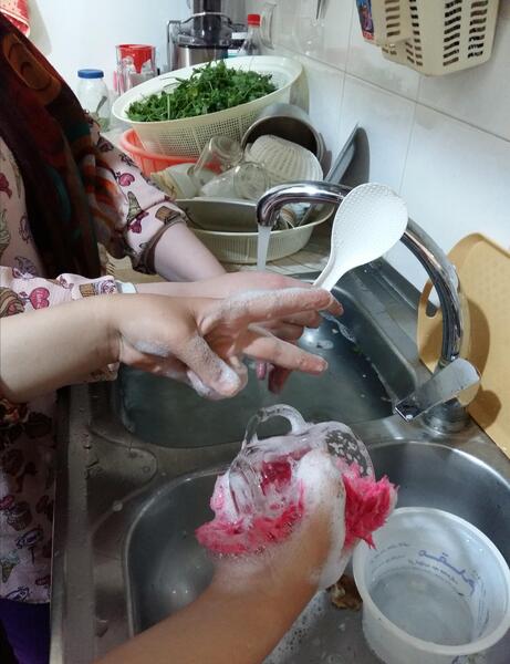 عکس ظرف شستن