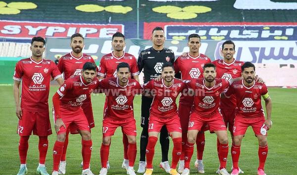 عکس رئیسی با لباس استقلال