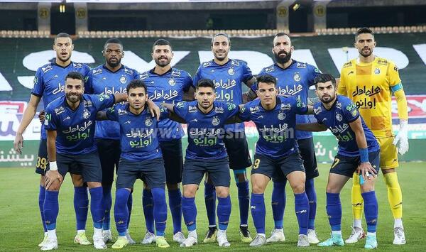 عکس رئیسی با لباس استقلال