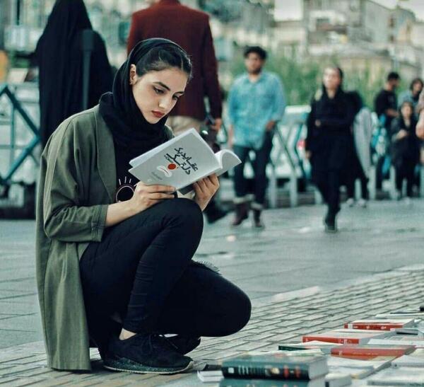 عکس دختر روی تاب
