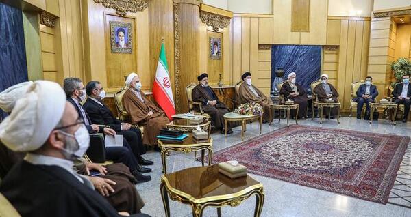 عکس نوشته رئیسی رئیس جمهور شد