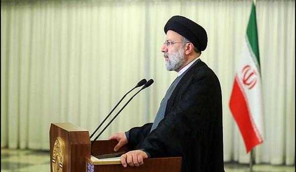 عکس رئیسی در دانشگاه الزهرا تهران