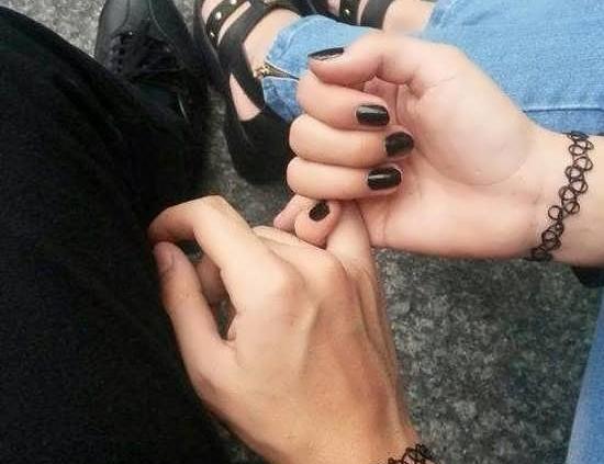 ژست عکس با دست دونفره
