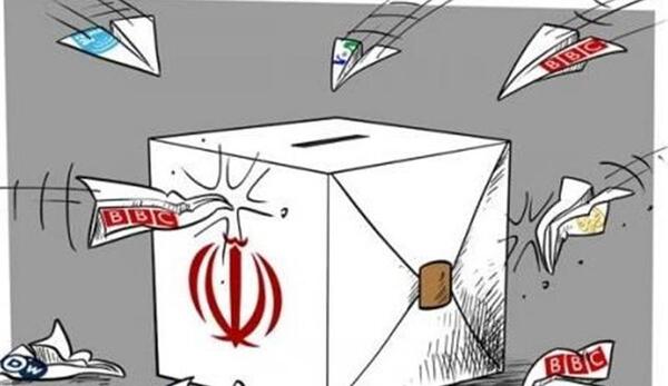 عکس قرآن خواندن رهبر انقلاب