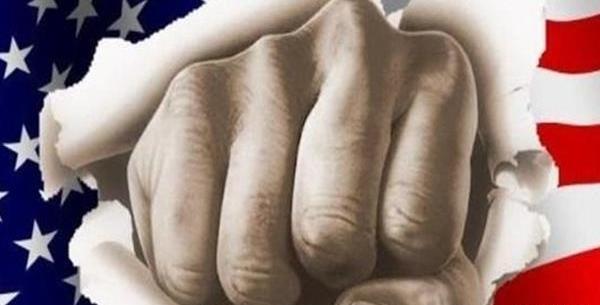 عکس پرچم آمریکا سوخته