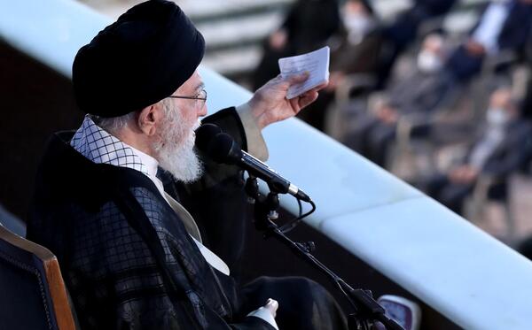 عکس رهبر انقلاب و امام خمینی