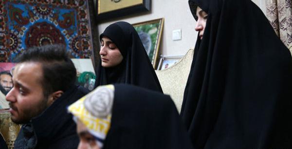 عکس رهبر انقلاب با سردار سلیمانی
