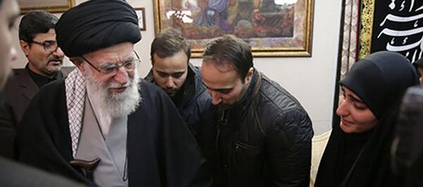 عکس رهبر انقلاب با سردار سلیمانی