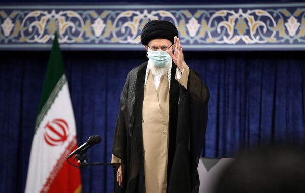 عکس رهبر انقلاب در روز اربعین