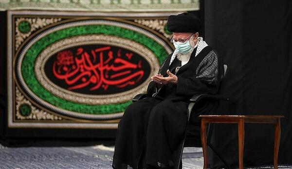 عکس رهبر انقلاب در کنار امام خمینی