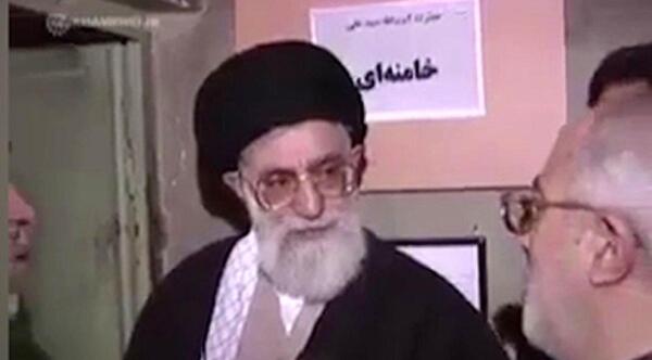 عکس رهبر انقلاب در زندان