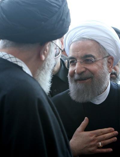عکس روحانی با رهبر انقلاب