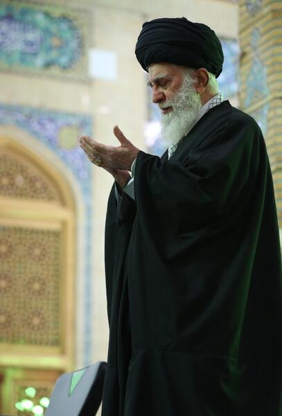 عکس رهبر در زمان انقلاب