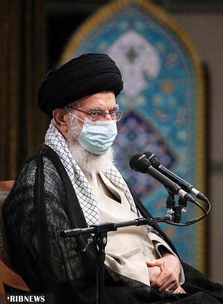 عکس رهبر در زمان انقلاب