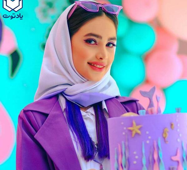 ژست عکس تولد با شال