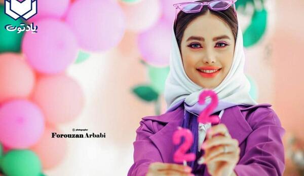 ژست عکس تولد با شال