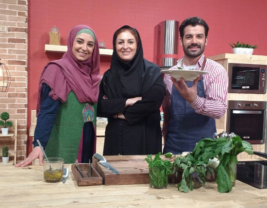 عکسهای شیرین صمدی مجری سیمای خانواده