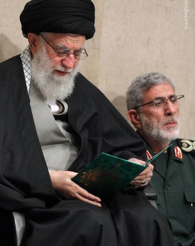 عکس رهبر و حاج قاسم و رئیسی
