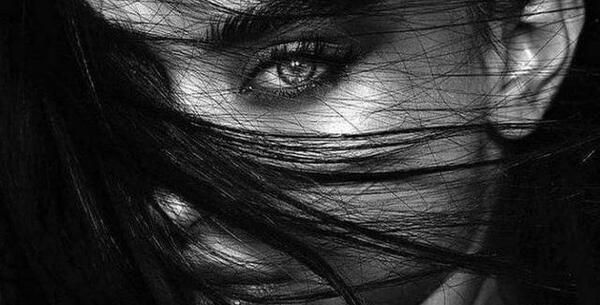 عکس پروفایل دخترونه لاکچری سیاه سفید