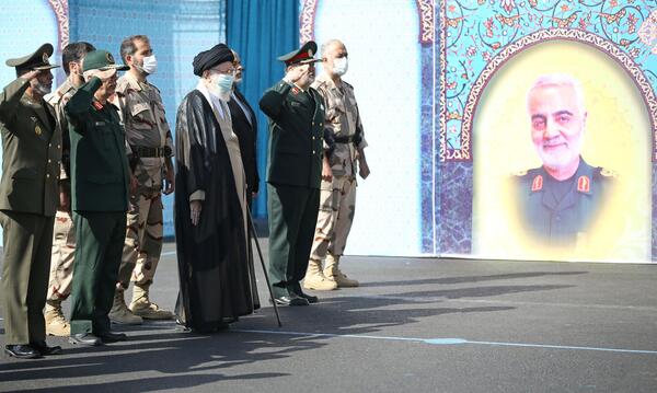 عکس نیکا شاکرمی جنازش