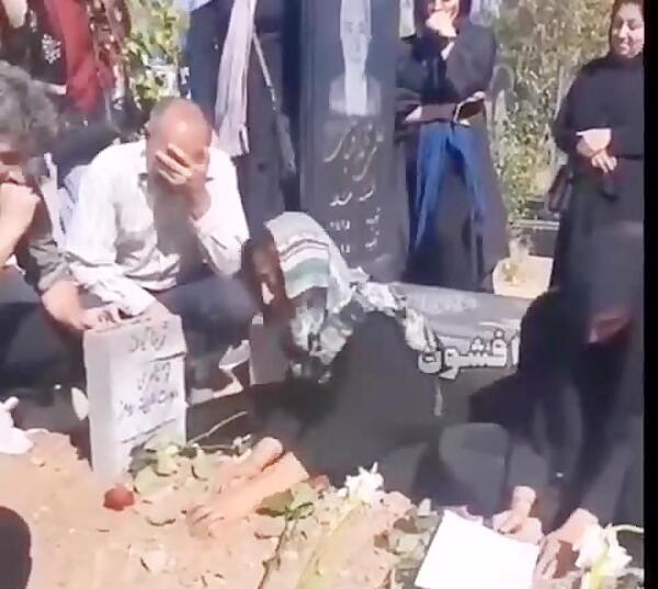 عکس مهسا امینی مادرش