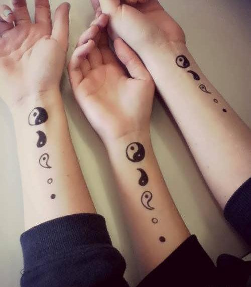 عکس تتو مینیمال هواپیما