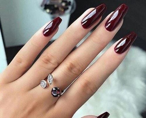 عکس مدل ناخن زرشکی سفید