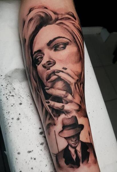عکس تاتو روی دست دختر
