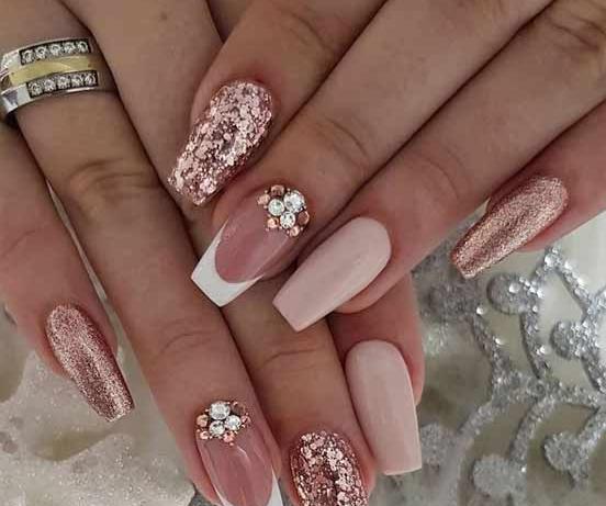 عکس طرح ناخن شیک و باکلاس صورتی
