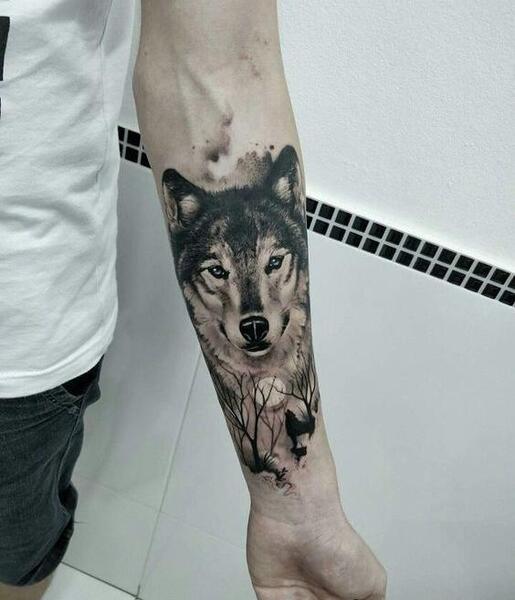 عکس خالکوبی روی دست گرگ