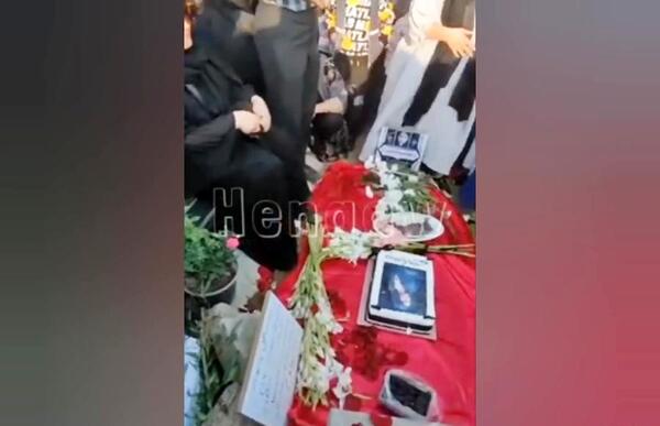 عکس مهسا امینی تولد