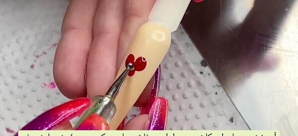 عکس اموزش طراحی ناخن حرفه ای