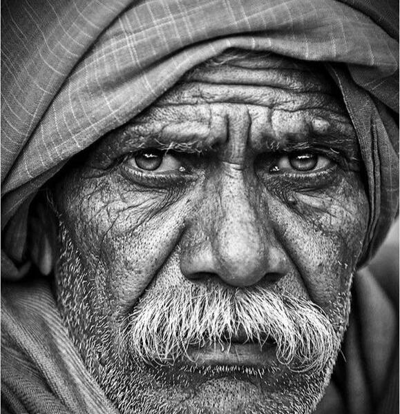 عکس نقاشی سیاه قلم هایپر