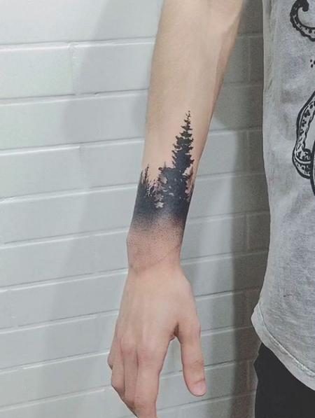 عکس تاتو روی دست درخت