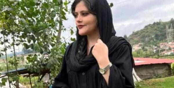 عکس مهسا امینی با گوش خونی