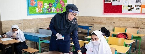 عکس فیک دختر در مدرسه