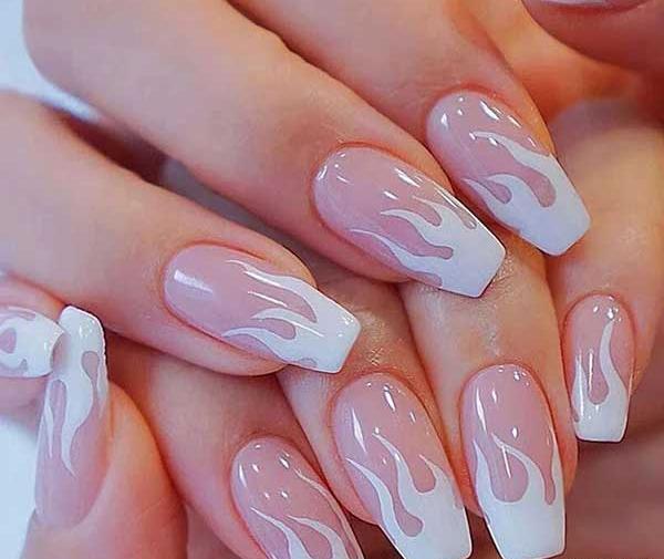عکس طرح ناخن سفید صورتی