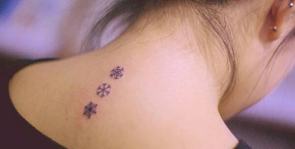 عکس تتو مینیمال گردن