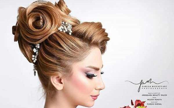 عکس شینیون مو روی لباس کردی