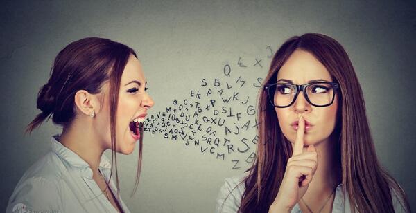 عکس در گوشی حرف زدن