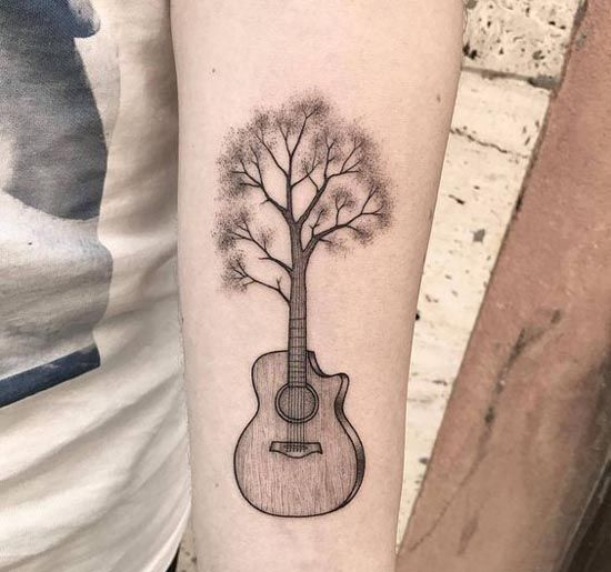 عکس تاتو گیتار مینیمال