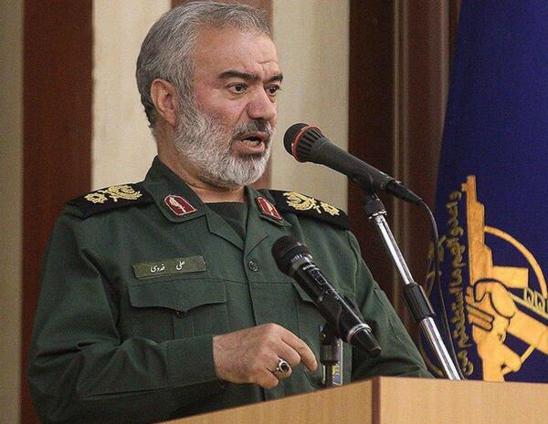 عکس تصاویر حاج قاسم سلیمانی در هواپیما