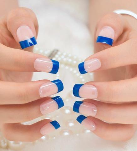 عکس مدل ناخن فرنچ آبی