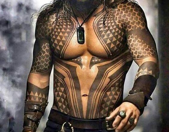 عکس تاتو روی دست رومن رینز